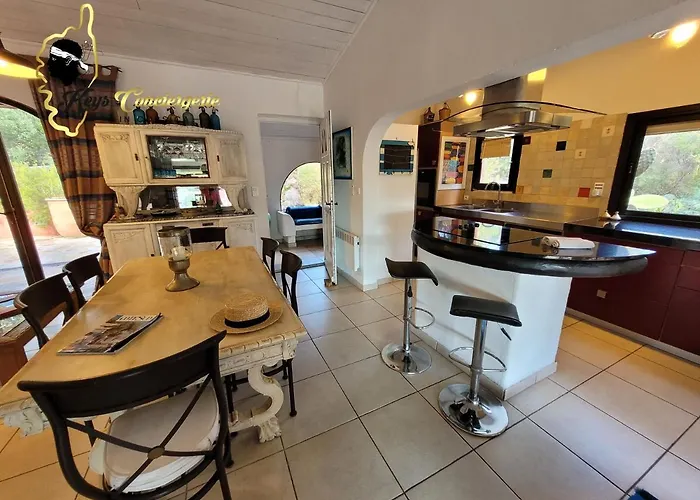 Casa Salya 8 Pers Piscine Privée Chauffée San Cipriano Сasa de vacaciones Lecci